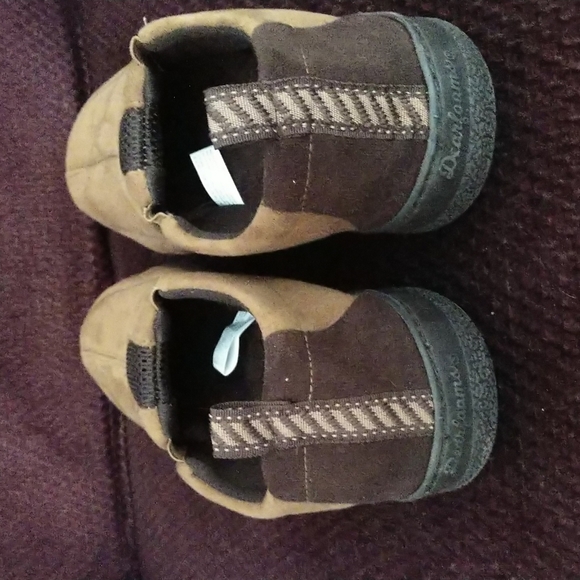 Dearfoams Men's Size 7-8 Slippers - Picture 4 of 8